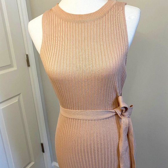 Stunning Dress Great for Brunch - Picture 1 of 2